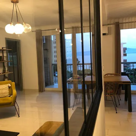 Appartamento F3 Entrée De Ville Vu Mer Ajaccio (Corsica)